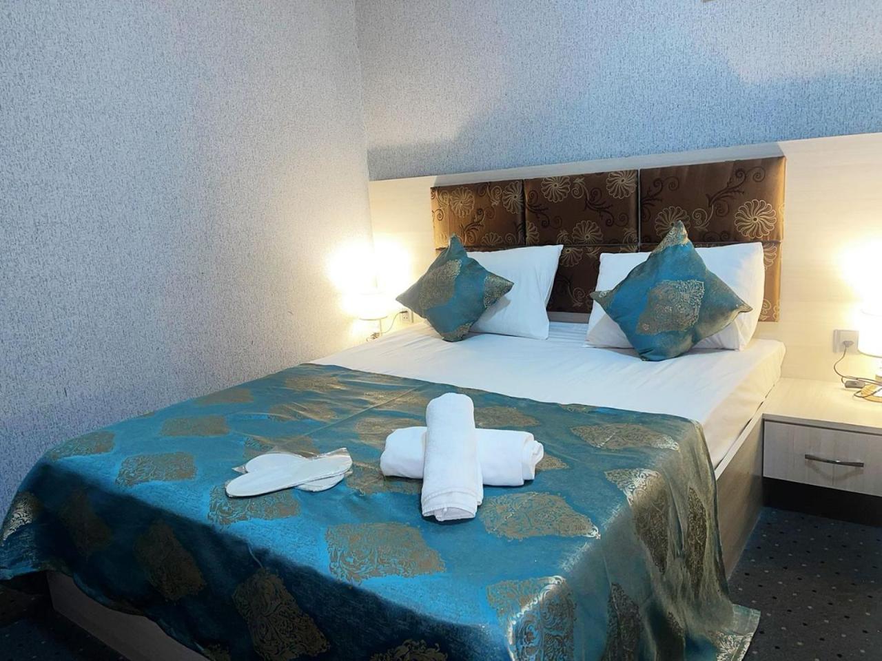 Avi Hotel Baku Exterior photo